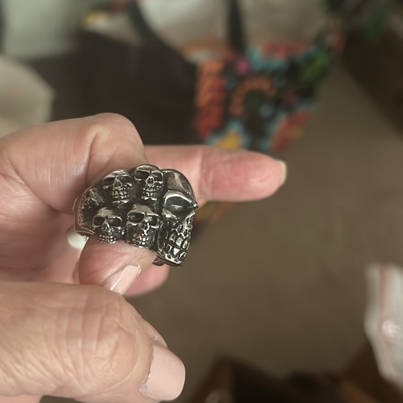 Men's or Ladies Multi Skull Ring Stainless Steel Sz 8 - Picture 6 of 6